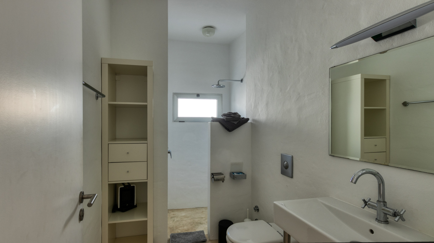 BATHROOM 3 LESS 2MB.jpg