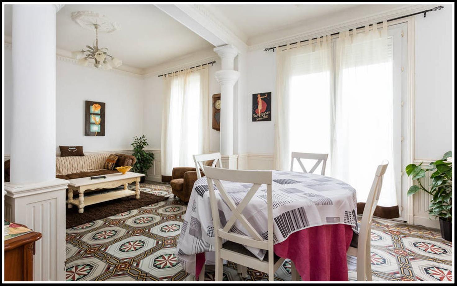 beziersapart apart art déco salon1_resized-001.jpg