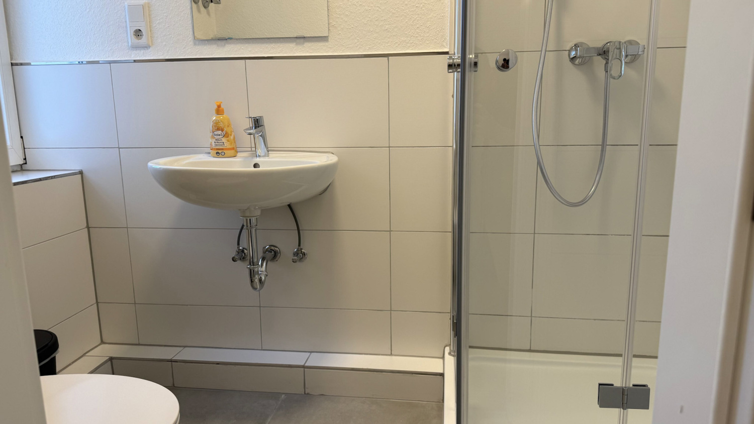 9-PHOTO-2025-05-22-20-23-19 14.jpg