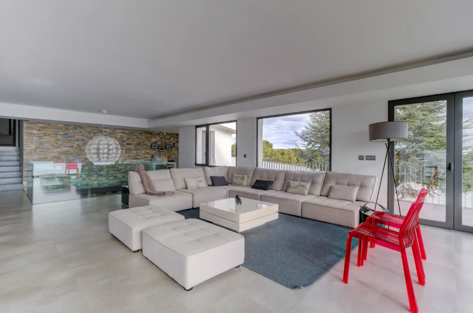 Salon seating area.png