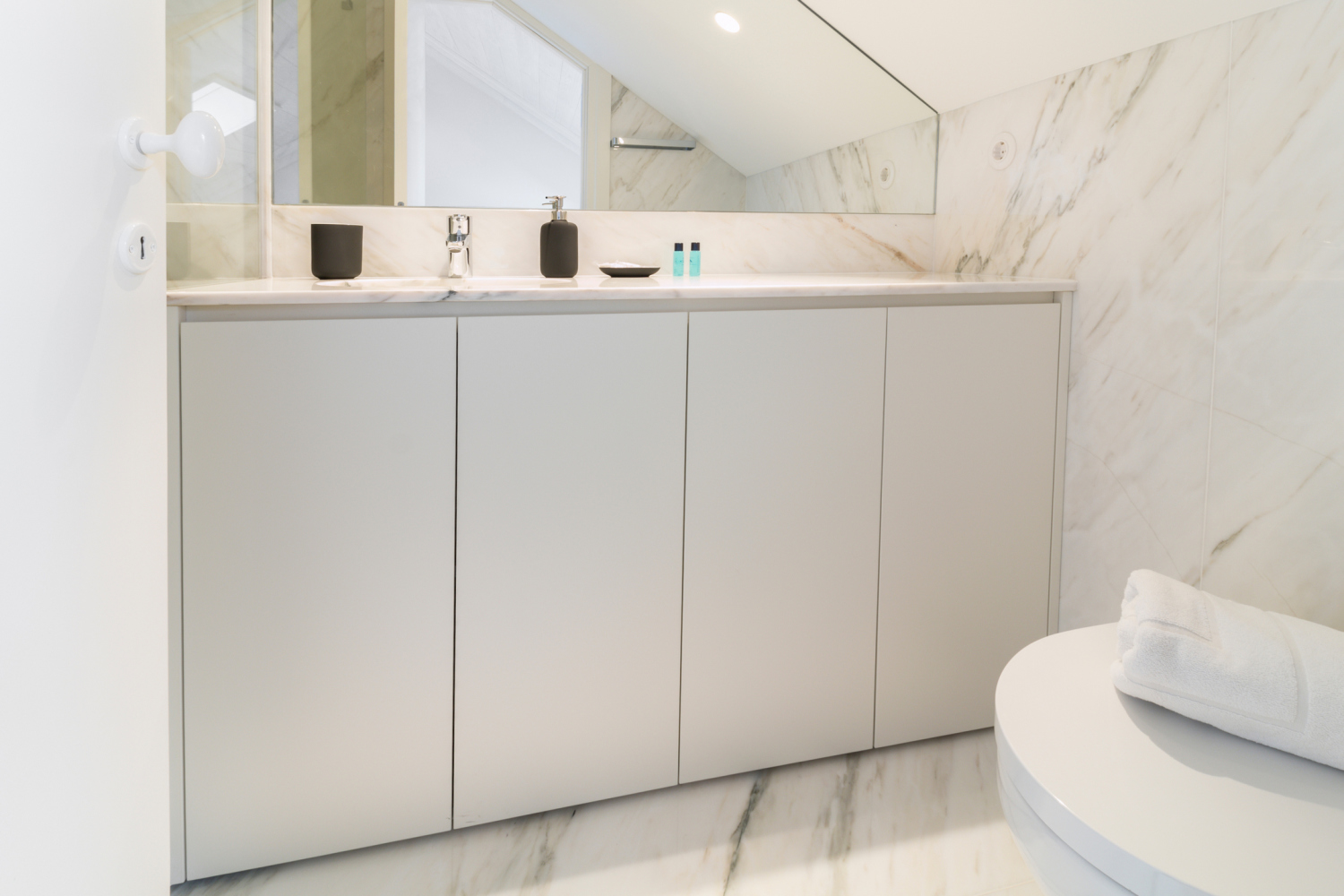 casa de banho quarto 1 foto 2.jpg