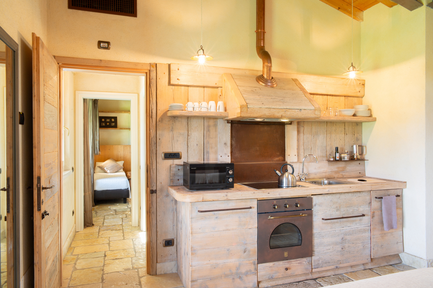 09 Nocciola kitchen.jpg