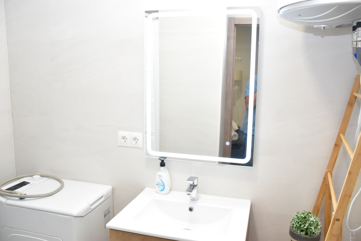 2024-12-03 14.08.57.jpg