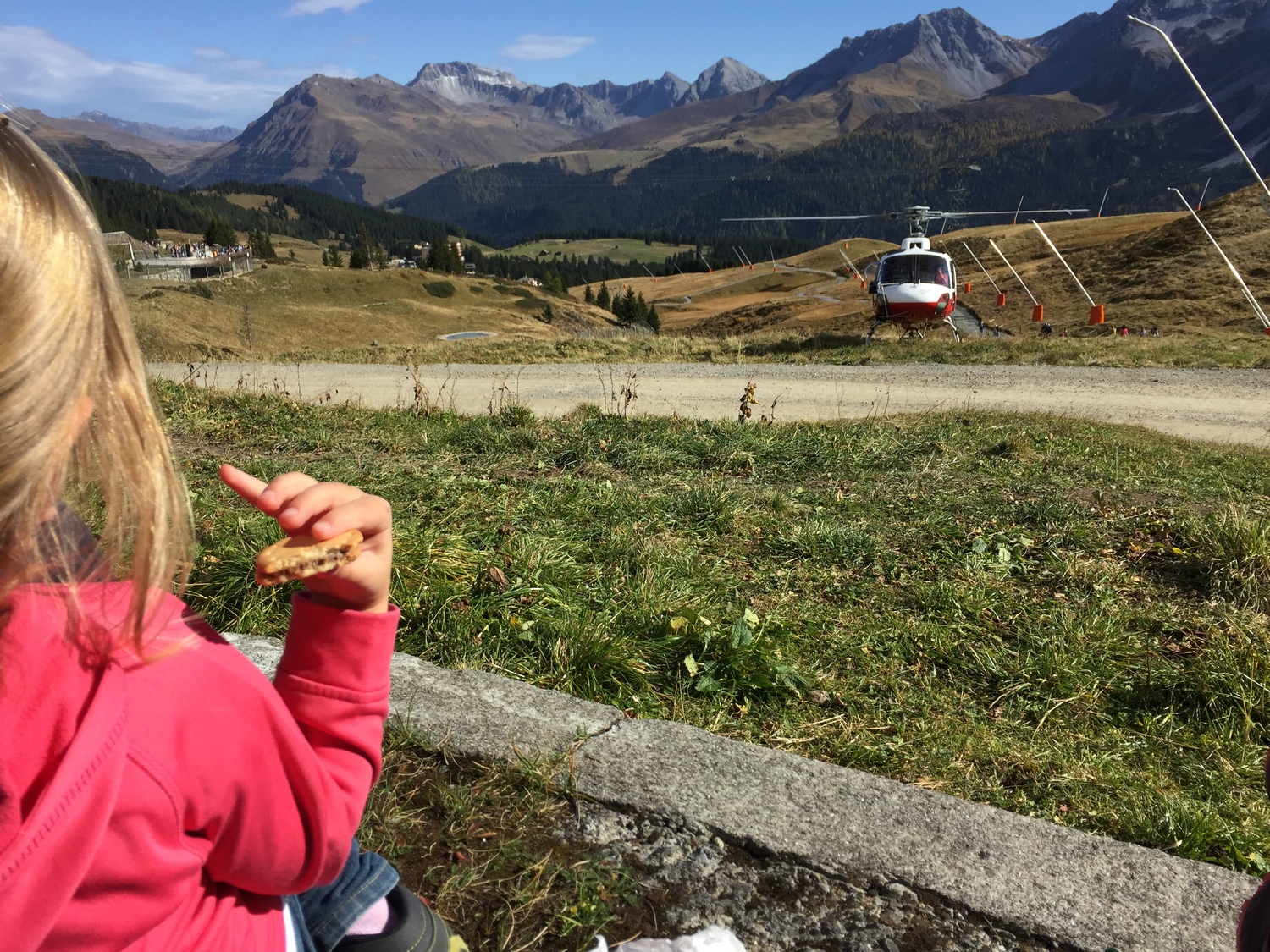 Helikopter Mittelsation Arosa.JPG