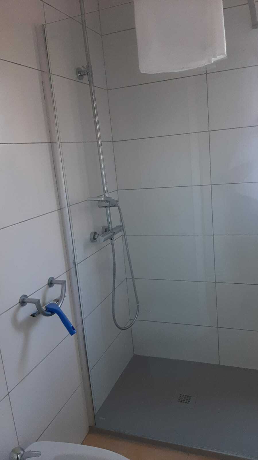 Dusche Bad OG  2023-11-28 um 04.40.15_3d1d68f9.jpg