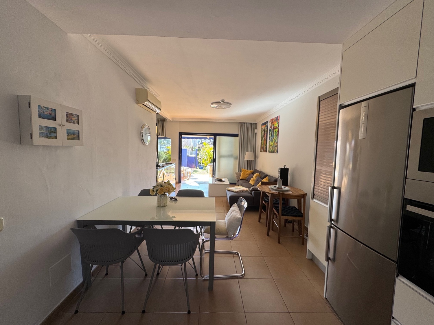 44 - Küche Richtung Terrasse.jpeg