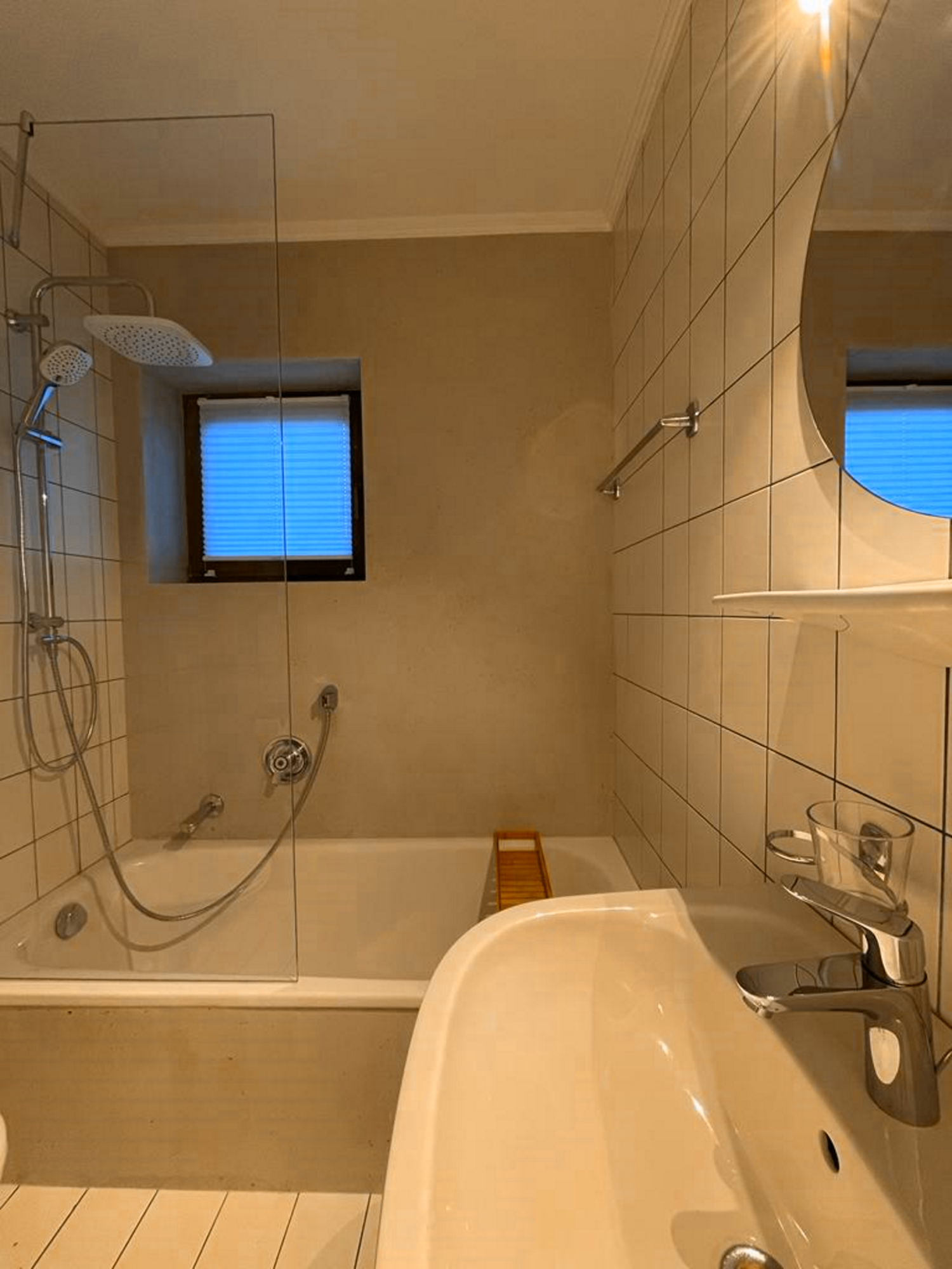 Bad Glassetwas jkleiner.png