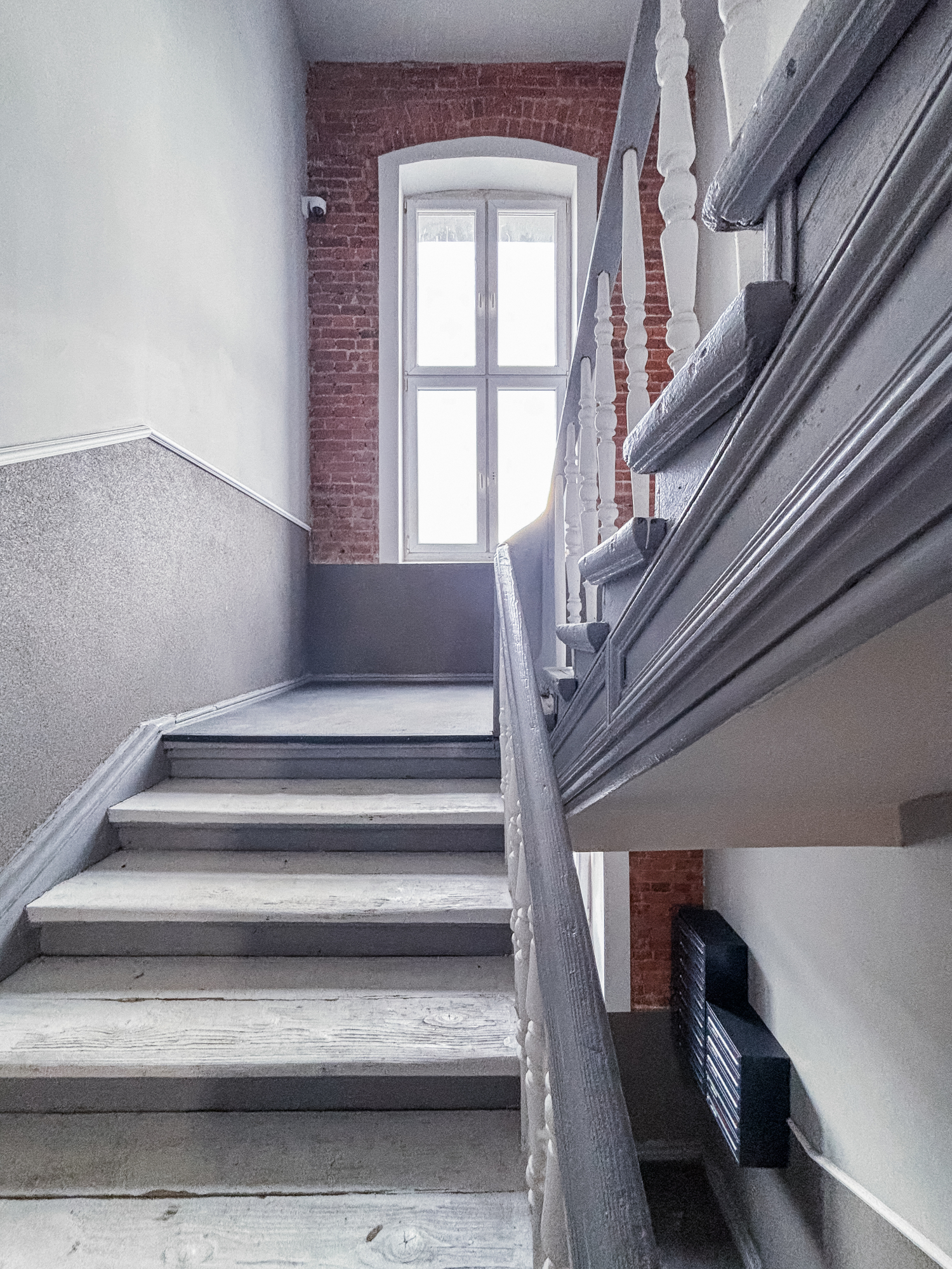 wjazd do budynkklatka schodowa nawrot 55a-03.jpg