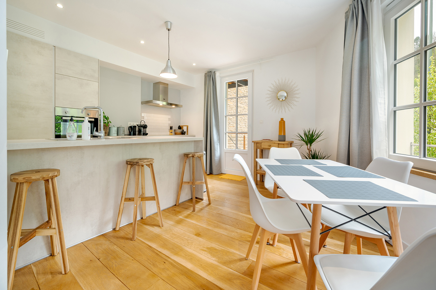 LROOur-10-01 (3).jpg