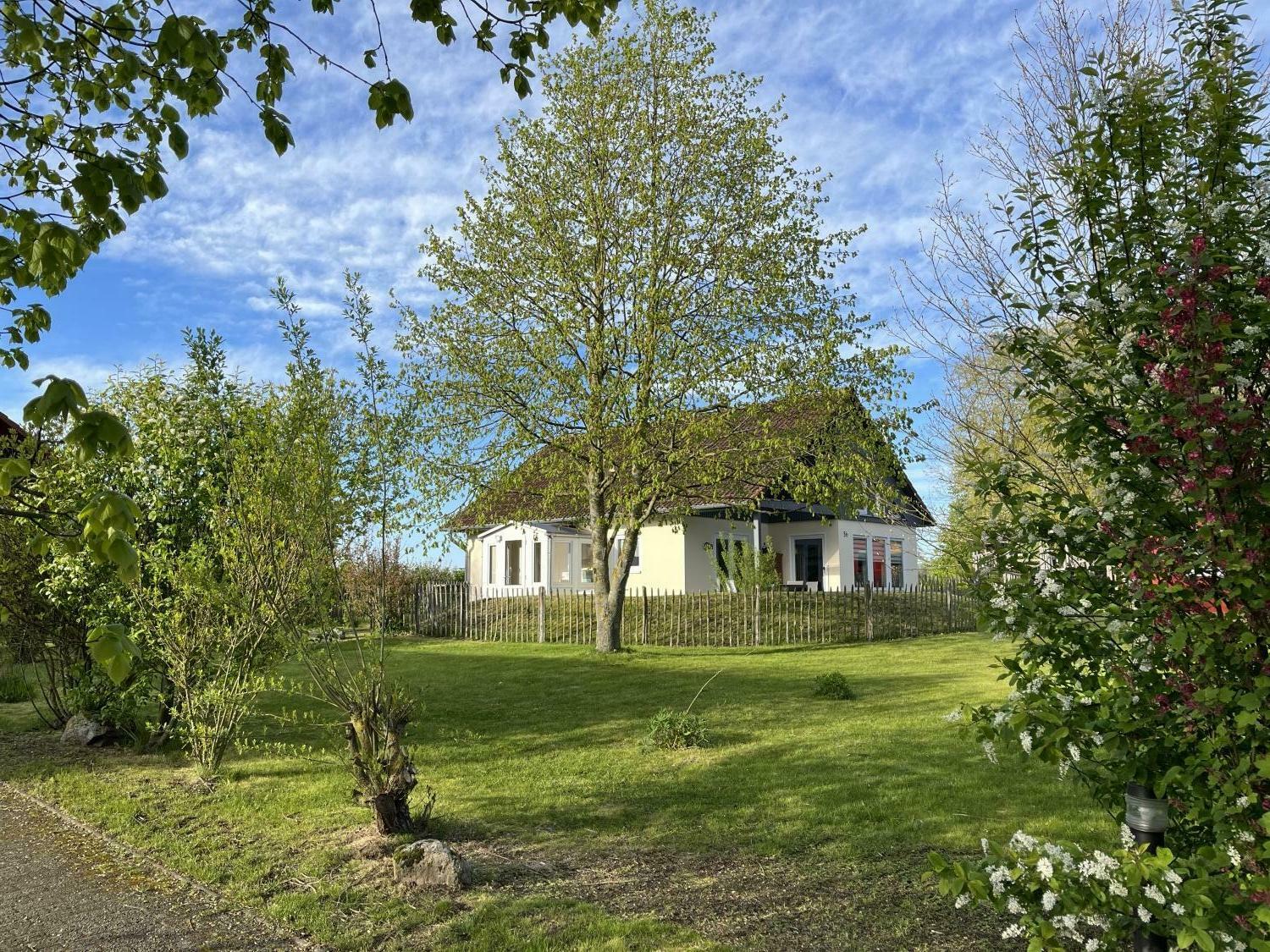 Haus neu von weitem.jpg