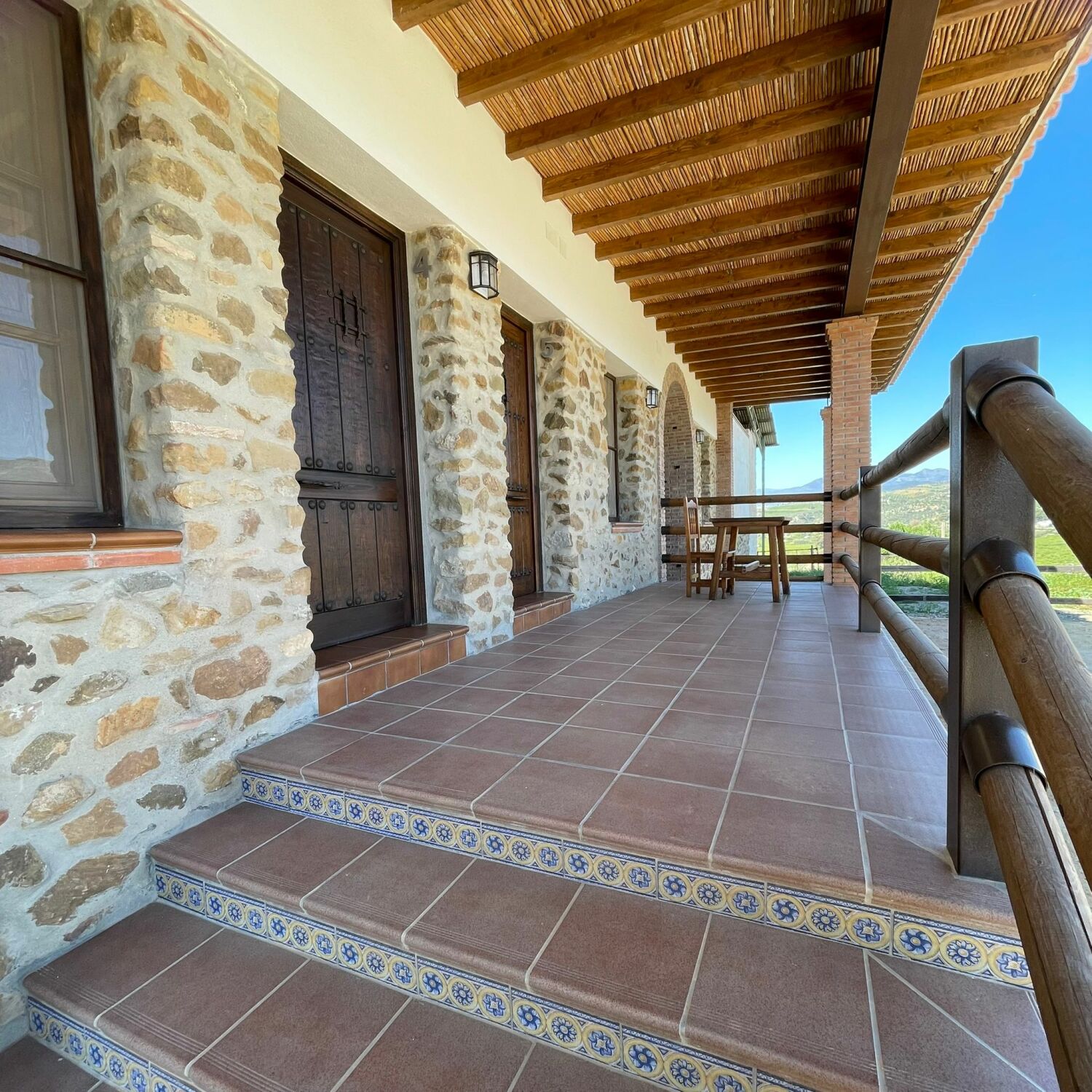 03 PORCHE HABITACION 4 Y 5 - POSADA LOS CABALLOS.jpeg
