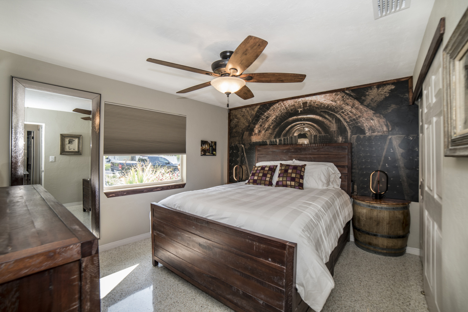 master-bed-2-wine-cellar-gulfport-florida-short-term-house-getaway-vacation-rental-home-airbnb-vrbo.jpg