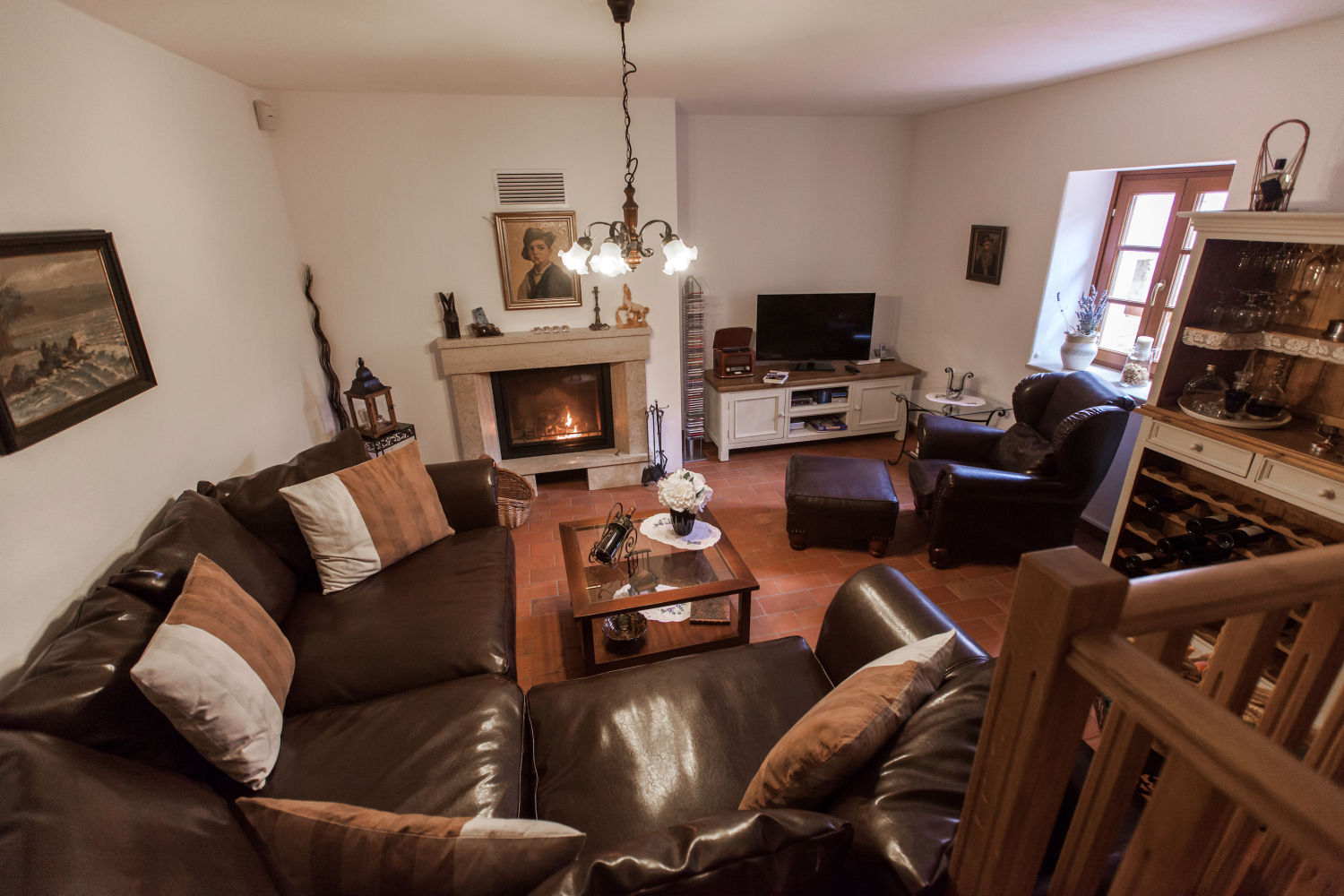 054-V.VALLIS Livingroom.jpg