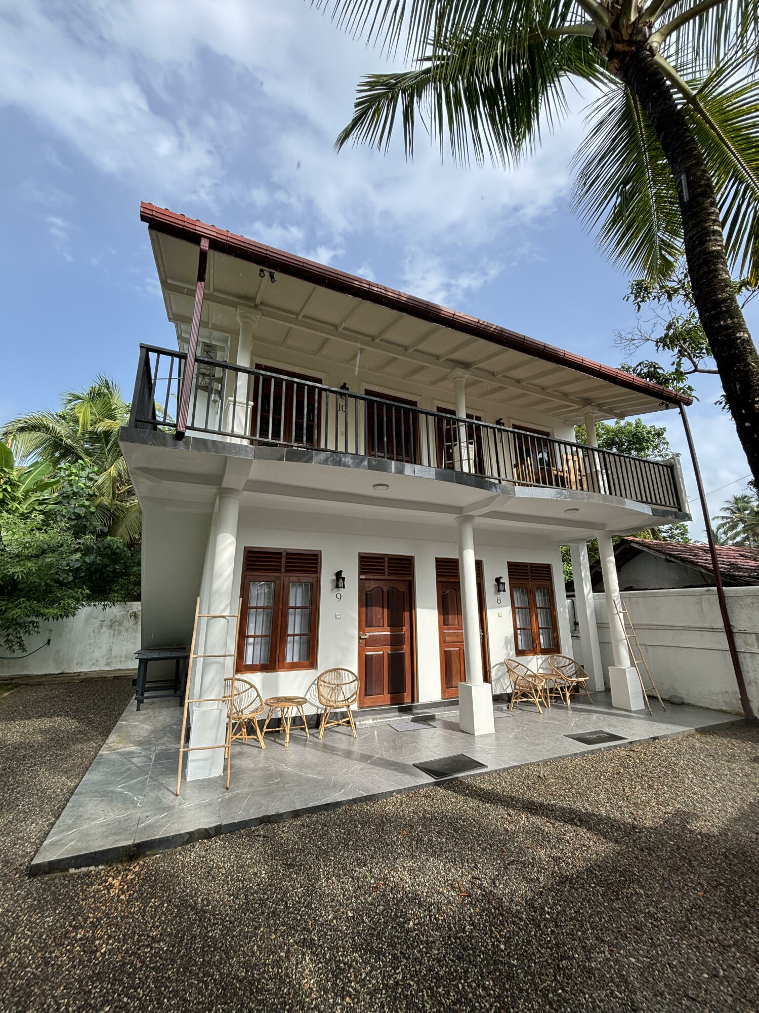 Framsida - The Giraffe House.jpg