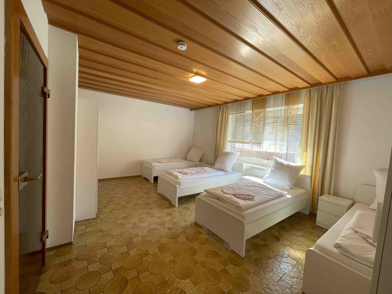 SAD241_(EG) Wackersdorfer Straß 38, 92421 Schwandorf (3).jpg