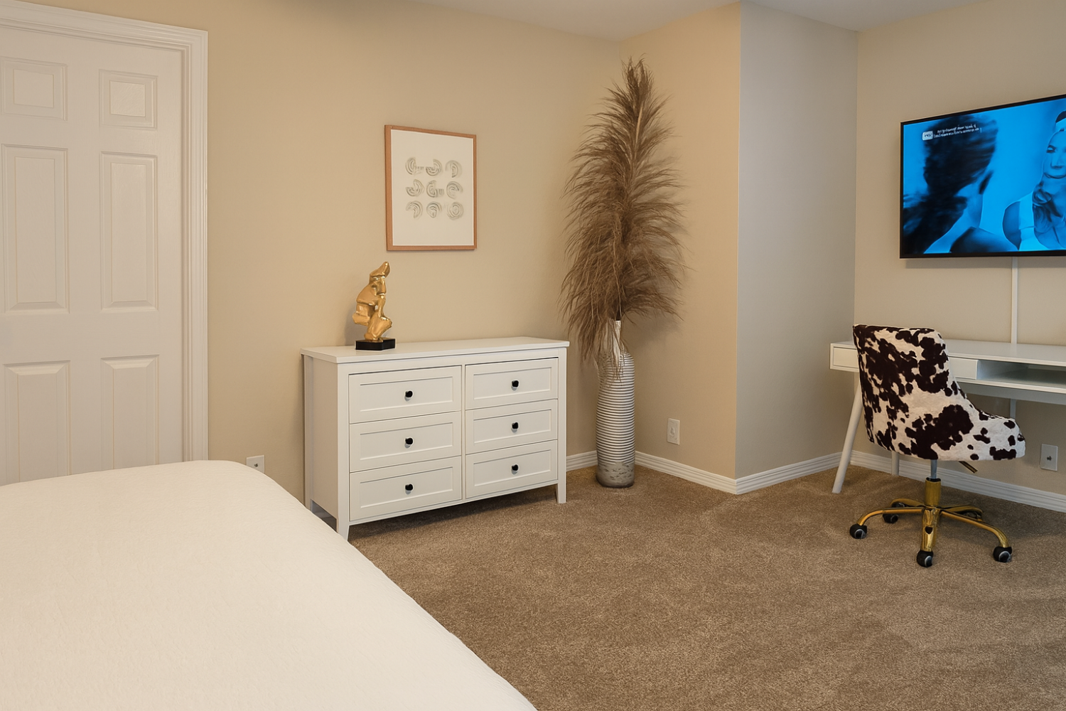 Master Bedroom TV.png