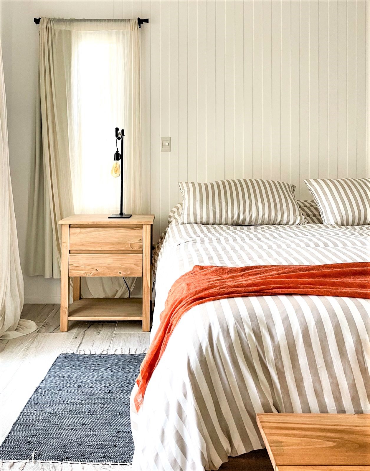 Dorm II naranja.jpeg