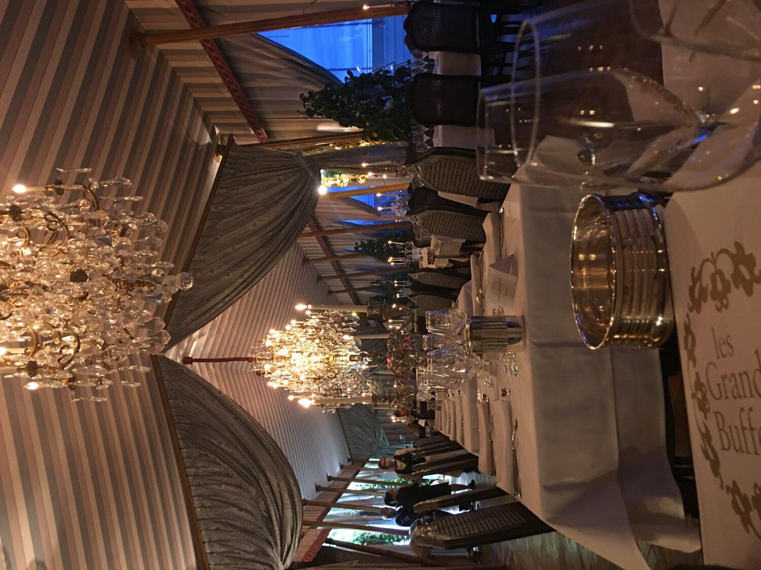 Le grand buffet 1.JPG