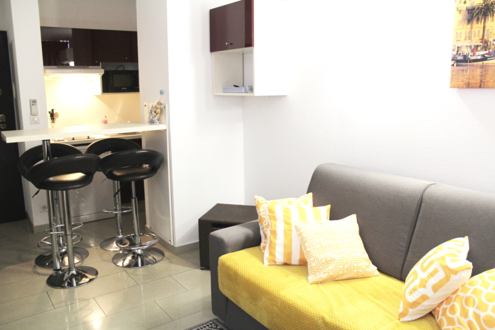 CosySeaside Corsica (6).jpg