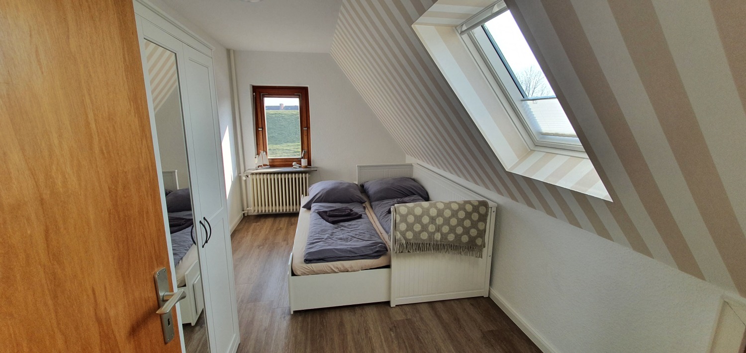 Schlafzimmer 3 (beige).jpg