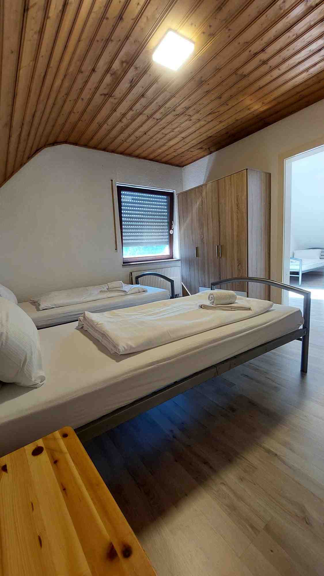 WA122_Am Rasthof 1, 92442 Wackersdorf (8).jpg