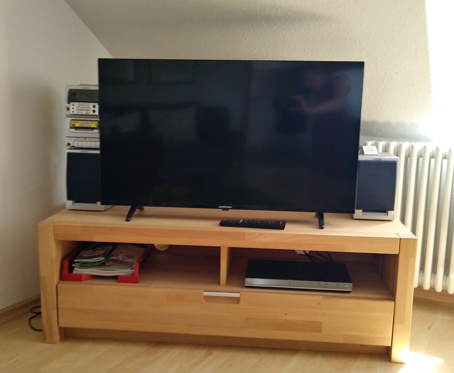2_Wohnzimmer_TV.jpg