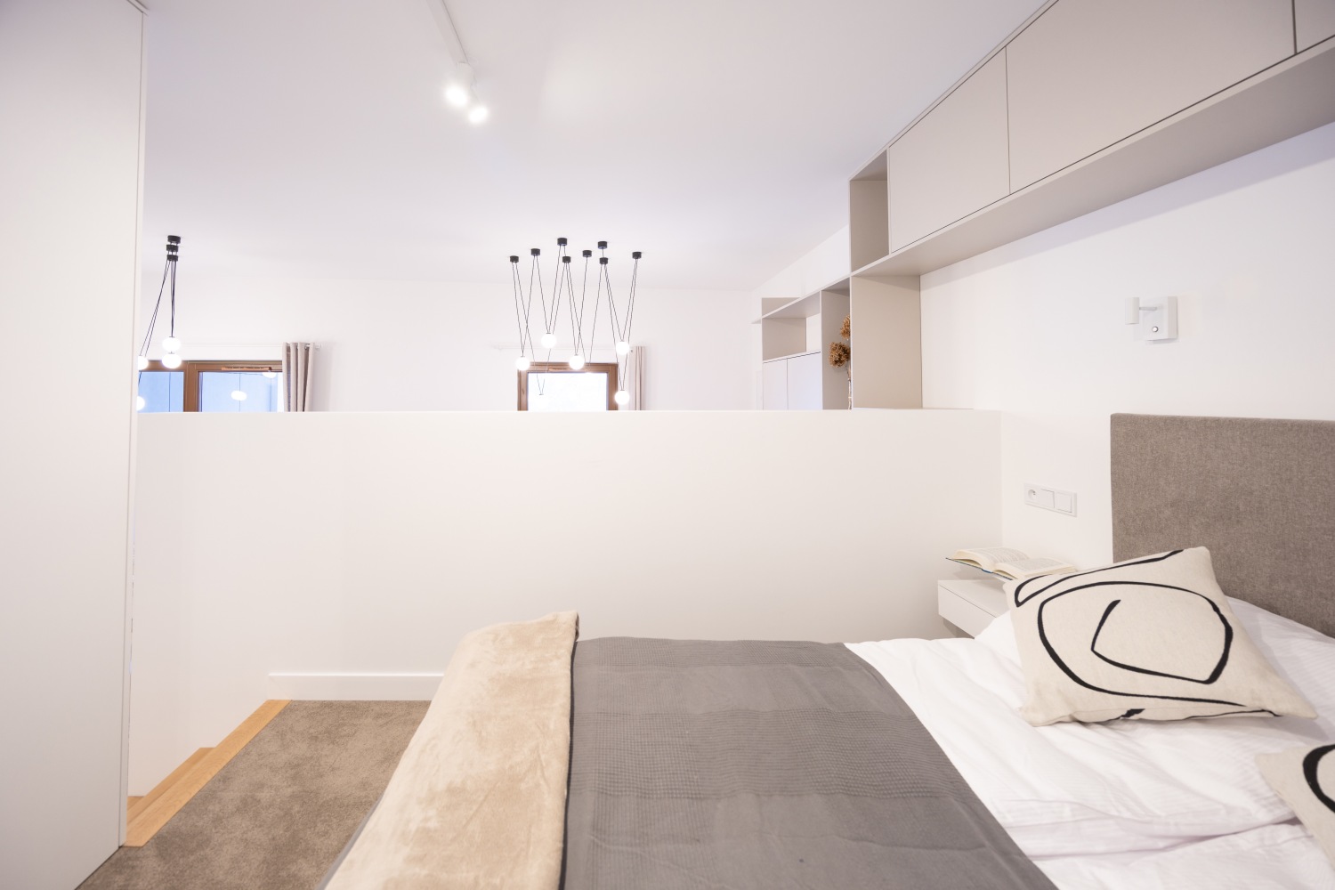 sypialnia na antresoli łódź mieszkanie wyoki standard centrum.jpg