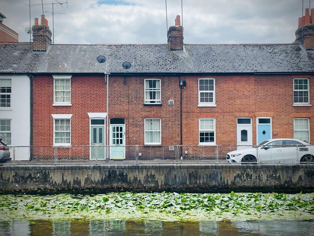 Front (river view)1.jpg