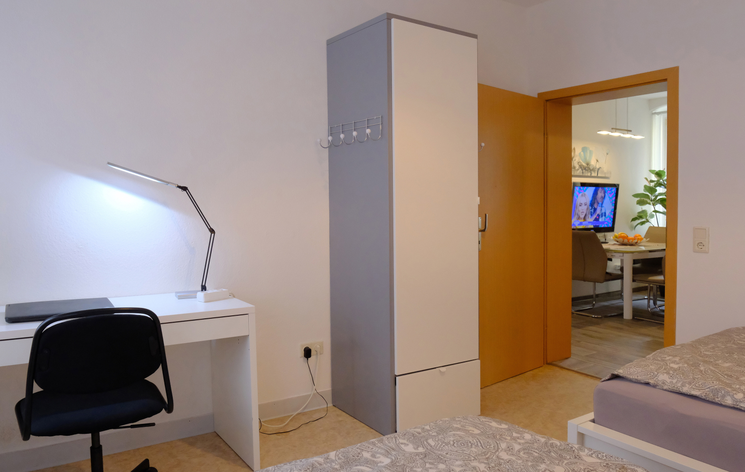 Schlafzimmer 2-1.jpg