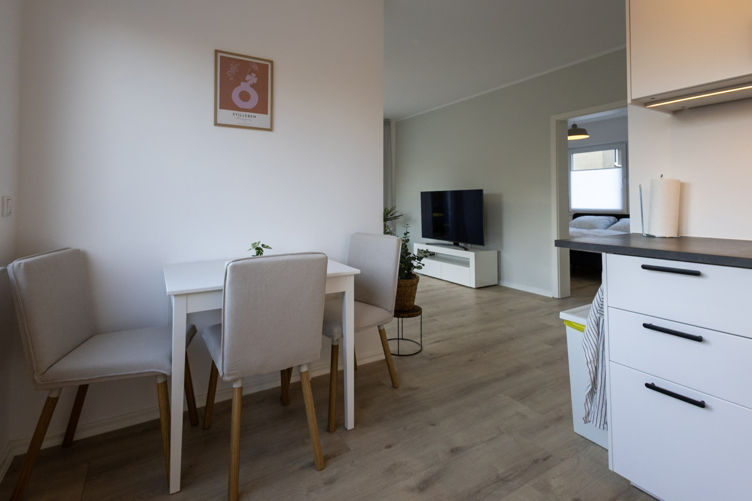 Küche und Wohnzimmer.jpg