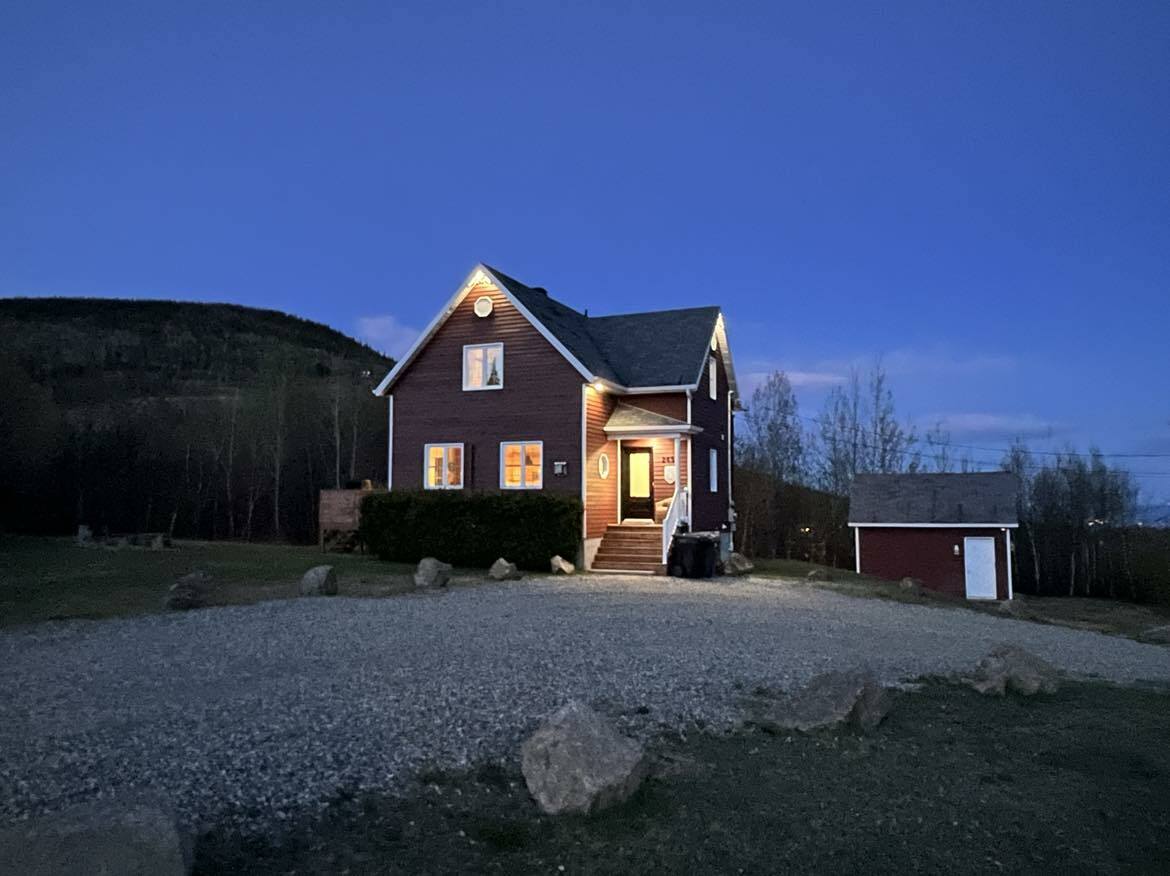 0; Chalet at night.jpg