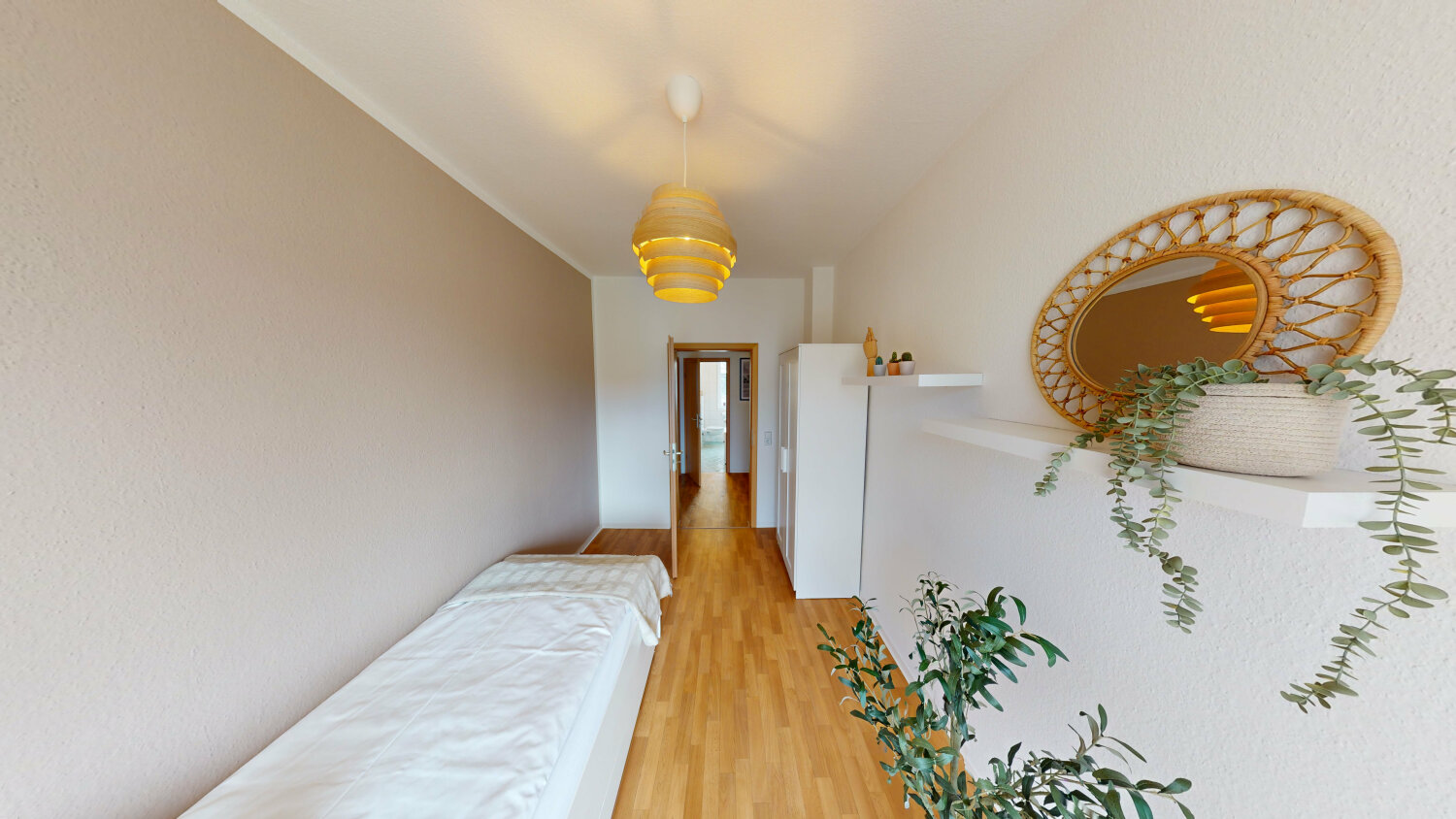 Jahnstr. 22 1R Schlafzimmer (2).jpg