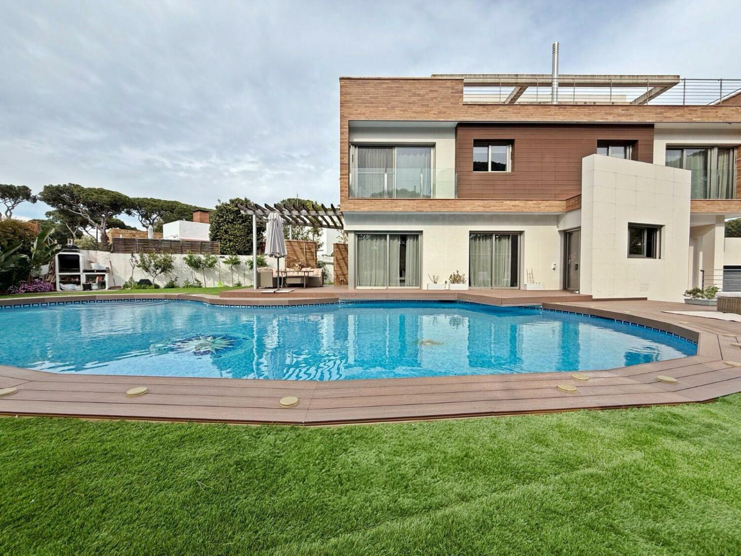 WhatsApp Image 2025-04-24 at 15.57.47 (5).jpeg