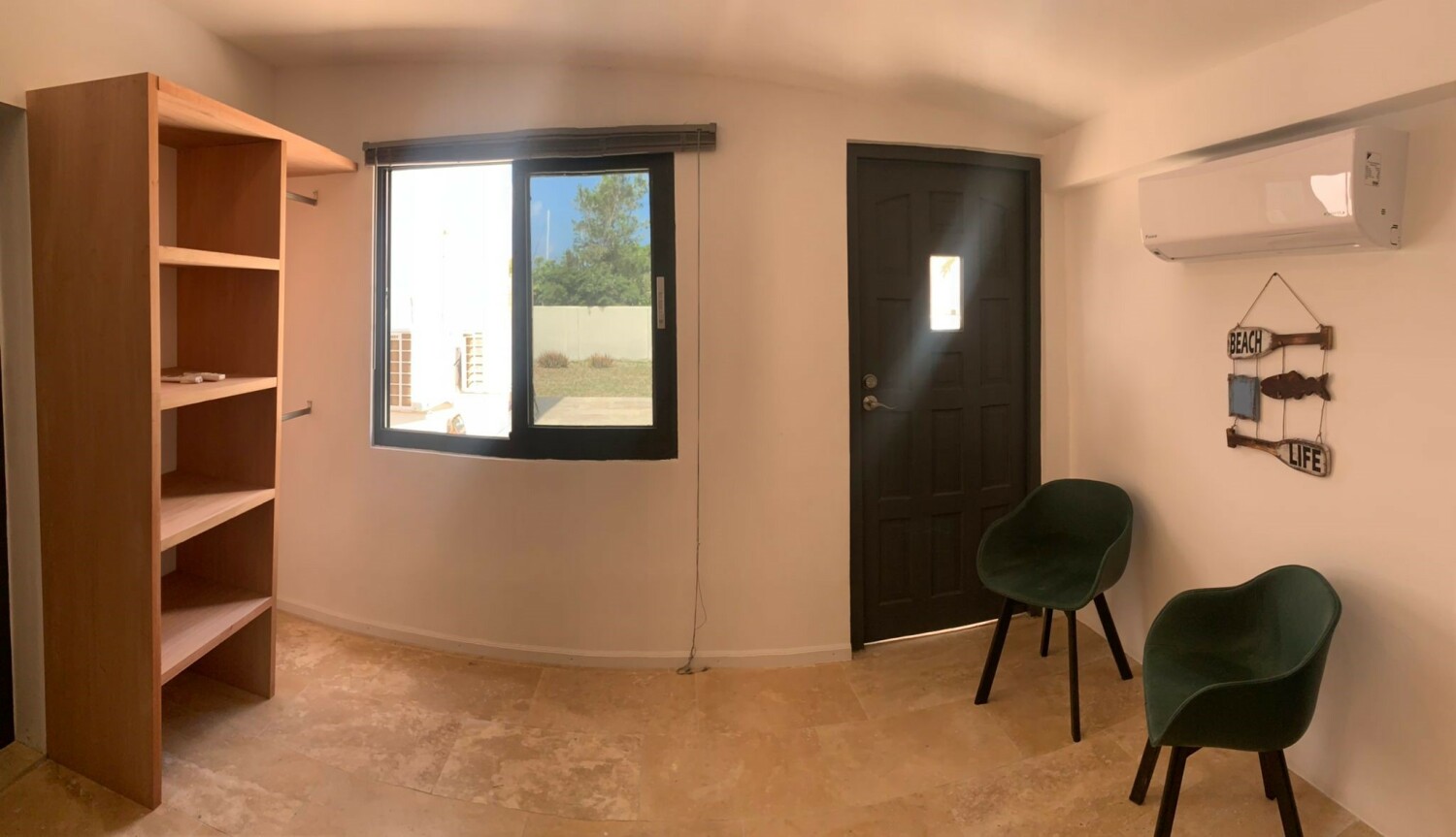 BG slaapkamer achterzijde bij tuin met gedeelde badkamer andere hoek.jpg