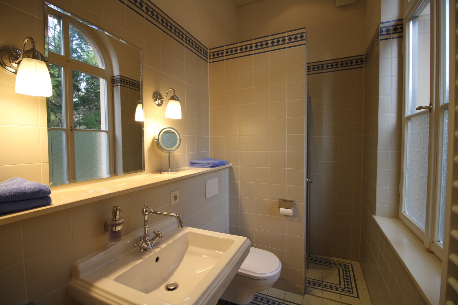 i05 Das Ferienhaus - Badezimmer landscape.jpg