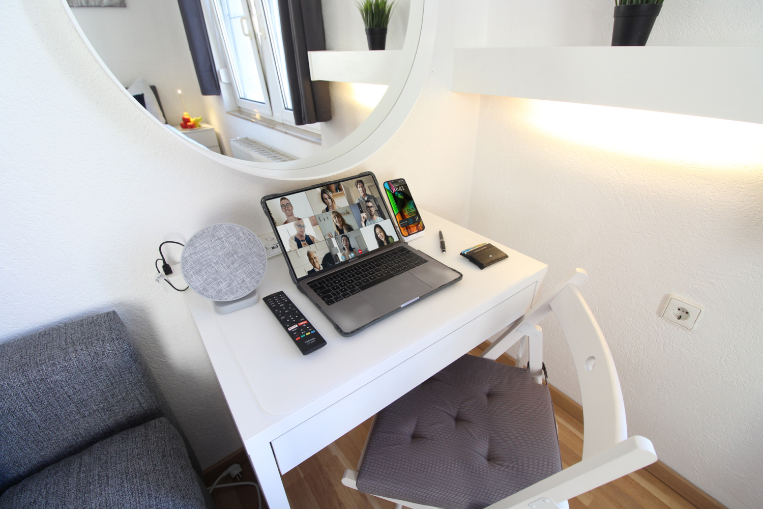 2023-06-25 - desk-b_b.jpg