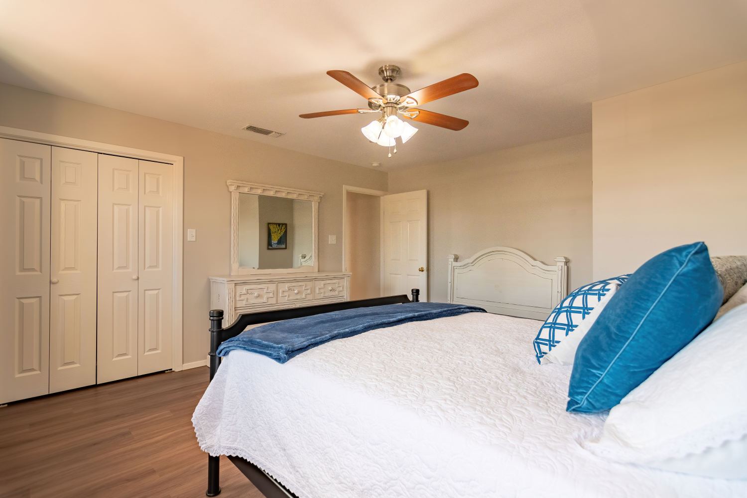 111Robinson-Unit A-014.jpg