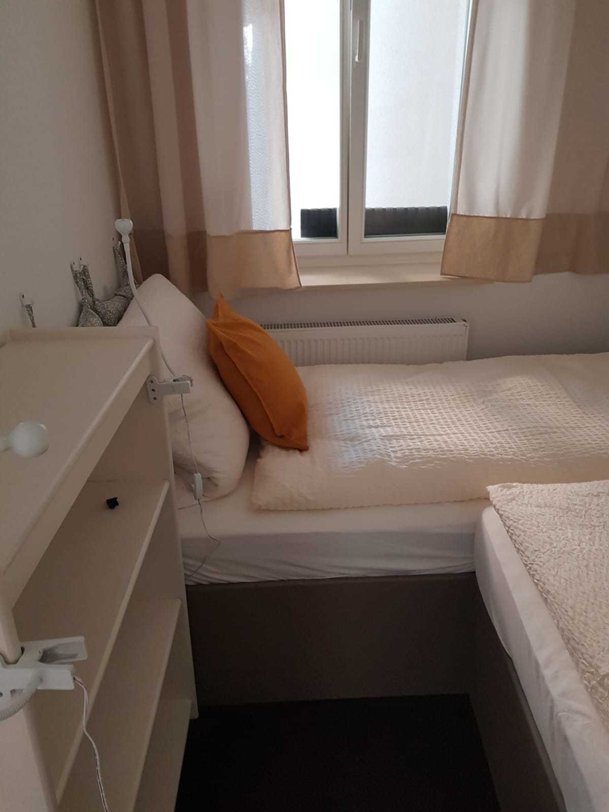 Kleines Schlafzimmer.jpeg