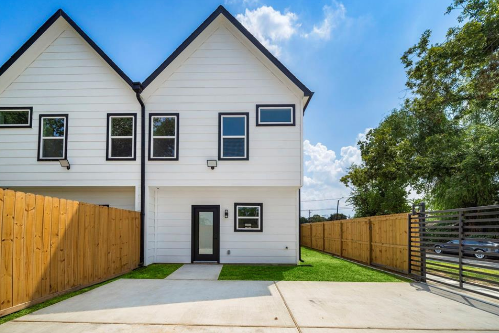 Airbnb pics  (14).png