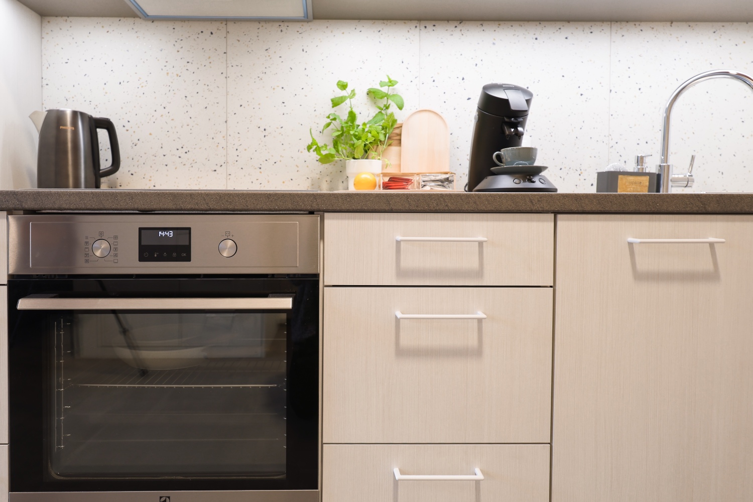 detal w kuchni mieszkanie na wynajem Łódź booking.jpg