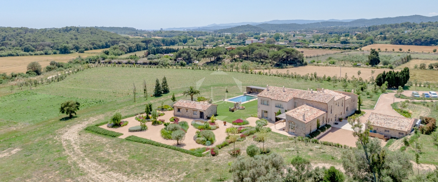 Modern Luxury Masia ,Mont ras, playa de castell,  Unique Costa Brava Homestory0101.jpg