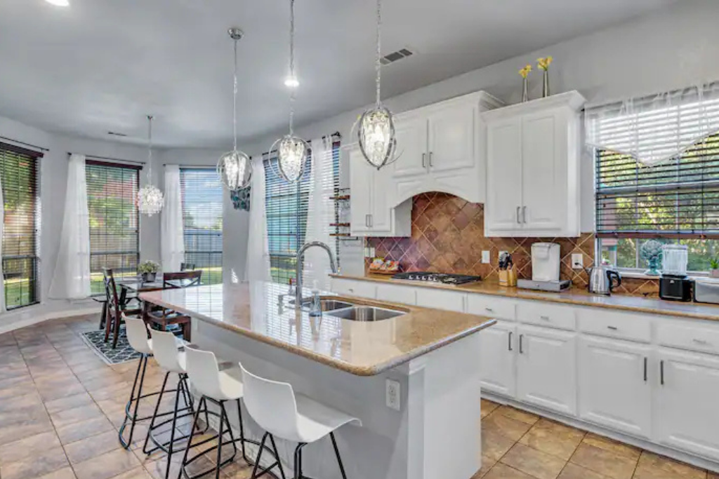 Larreta Airbnb pics  (6).png