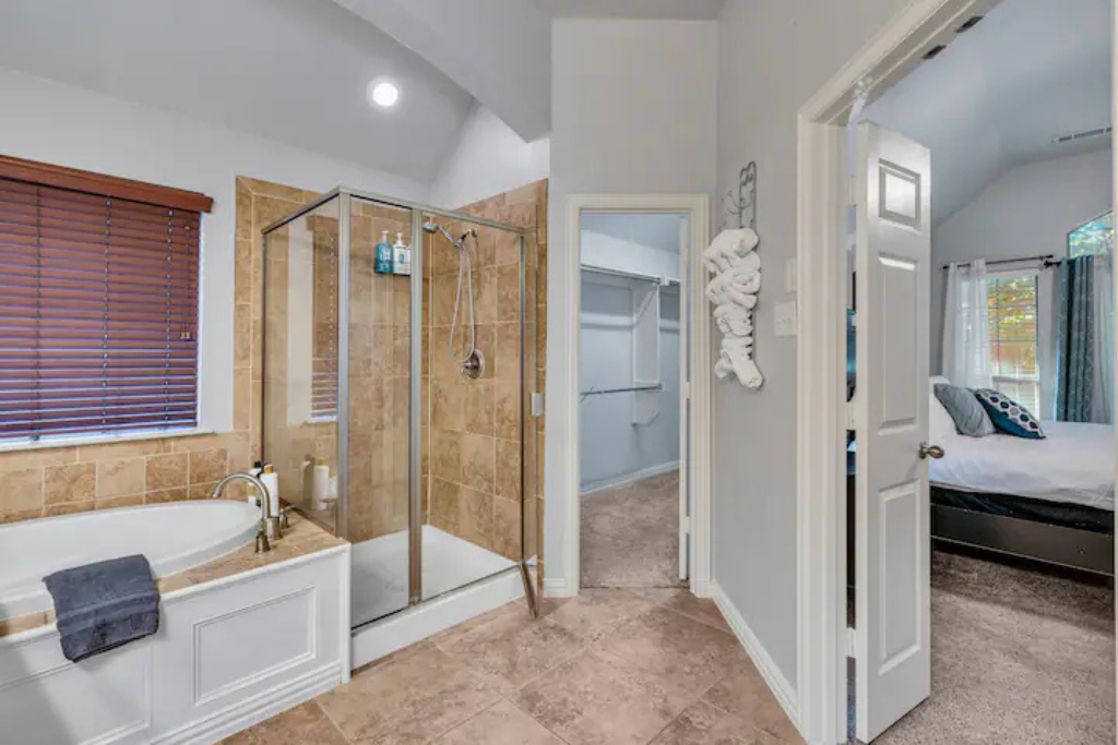 Larreta Airbnb pics  (2).png