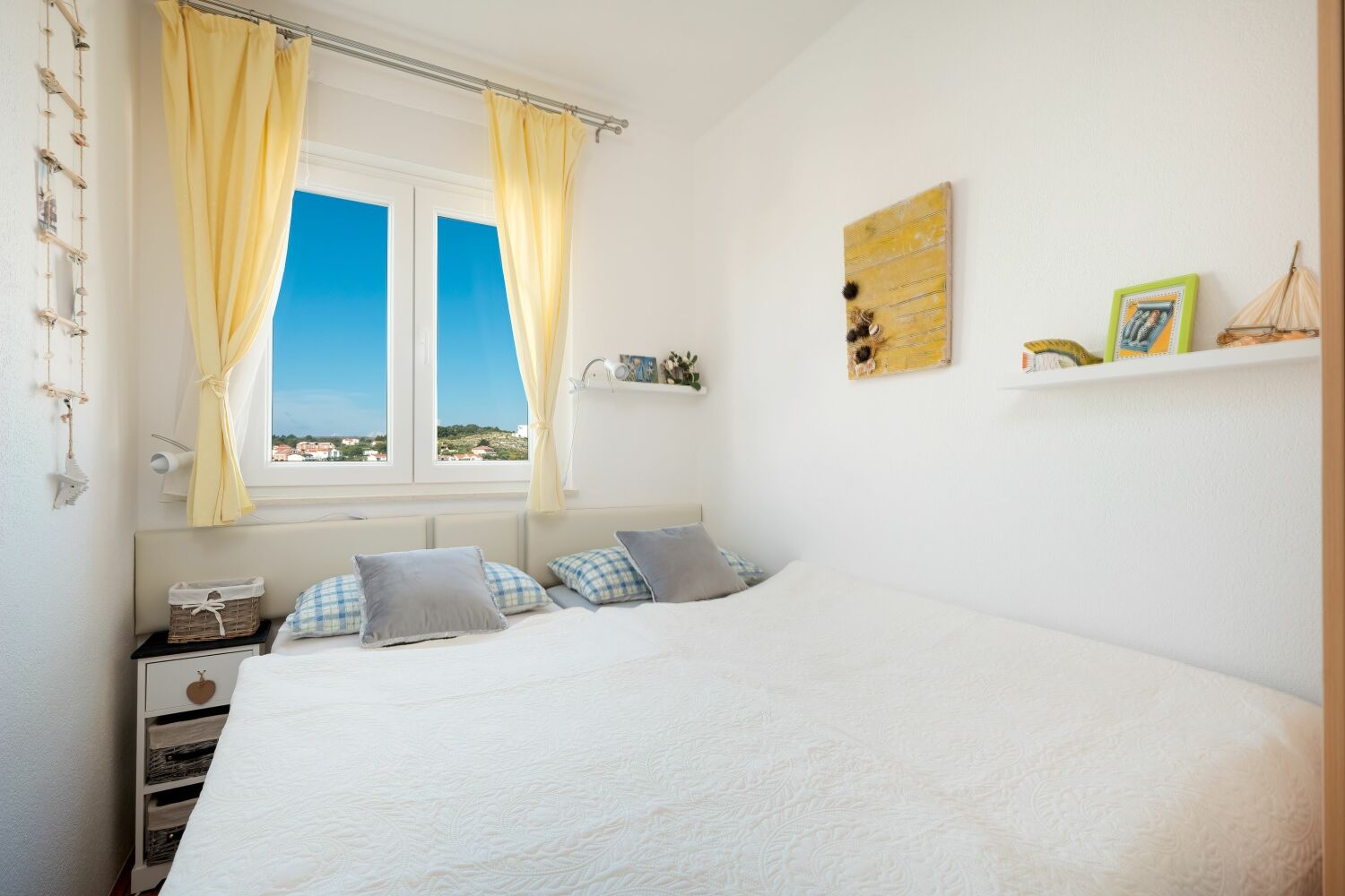 Apartman Okrug Schlafzimmer klein - Doppelbett Bilder neu 19.05.2025.jpg