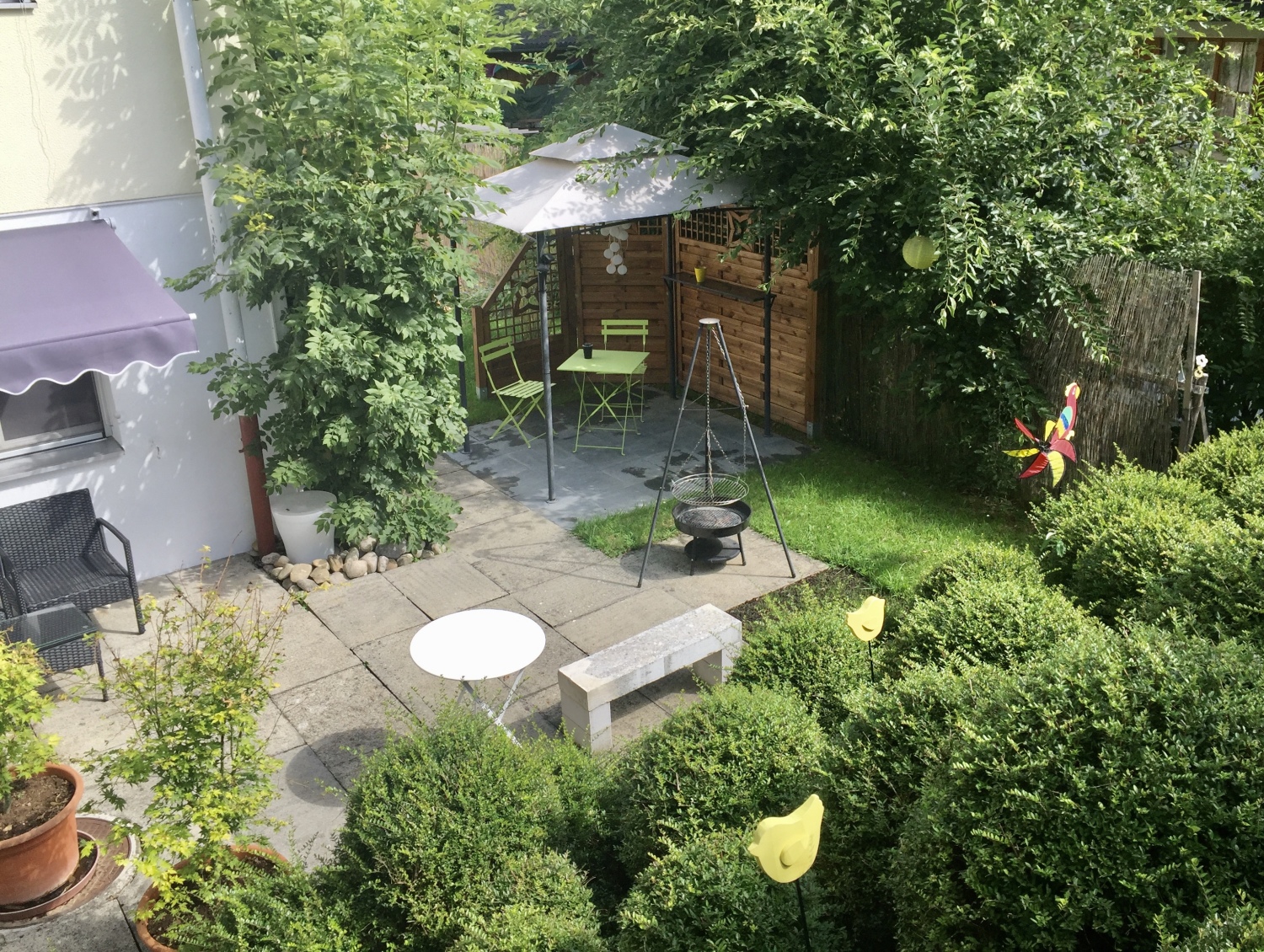 IMG_2976.jpg Pavillon Sitzplatz.jpg