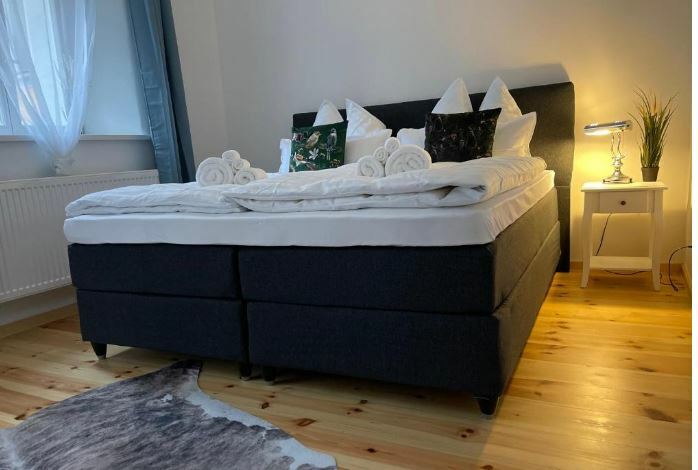 Schlafzimmer 1 Loft.JPG