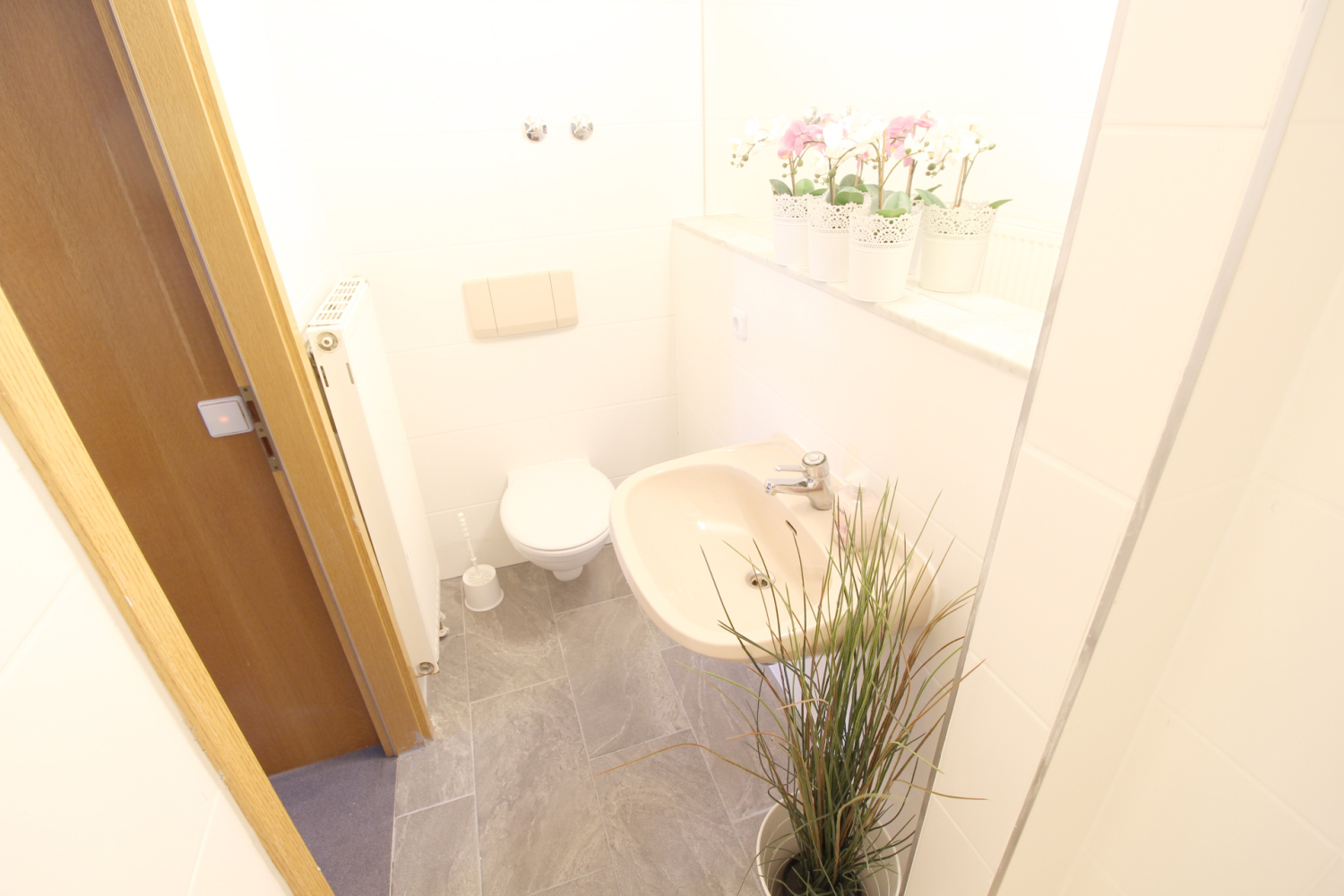 2022-04-13 - bathroom-d_b.jpg