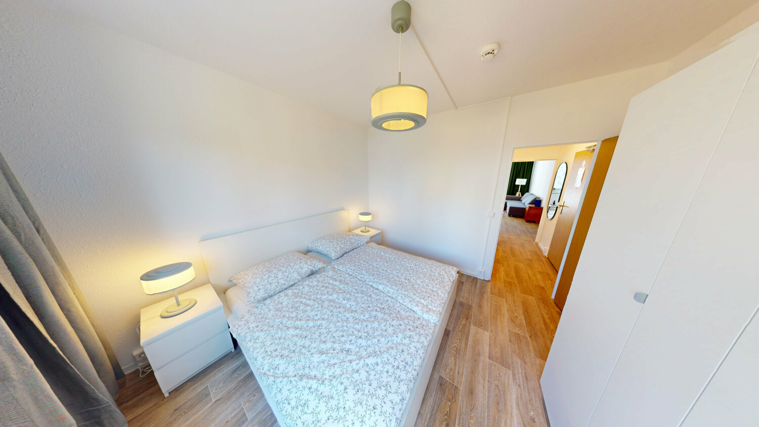 Schlafzimmer (2).jpg