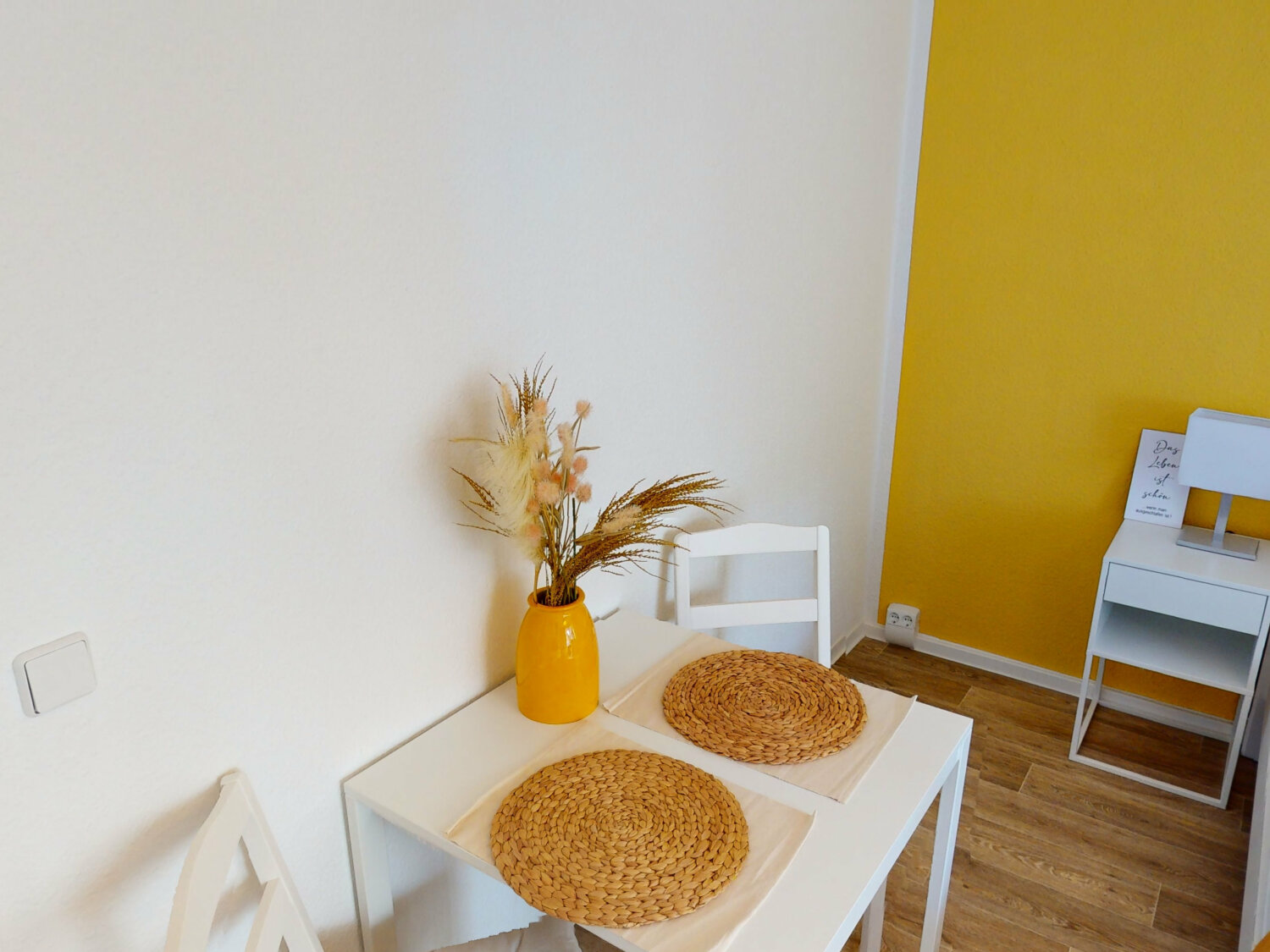 Rosenhof 3 Essbereich.jpg