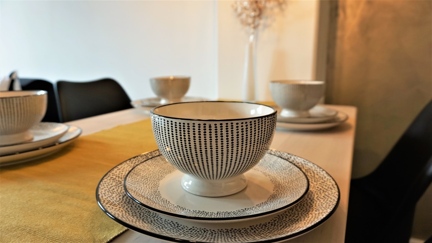 Wohnzimmer Essgeschirr.jpg